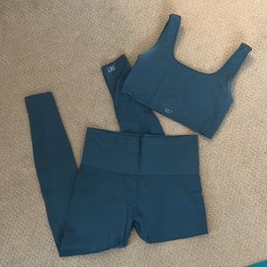 Set Active Sculptflex set in SOLD OUT Neptune color